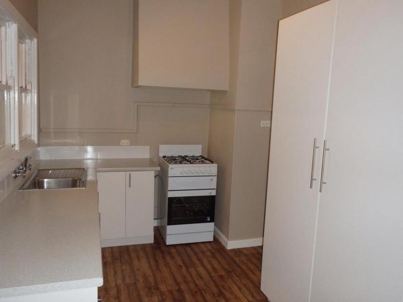 11 Dixon Avenue, Pinjarra WA 6208