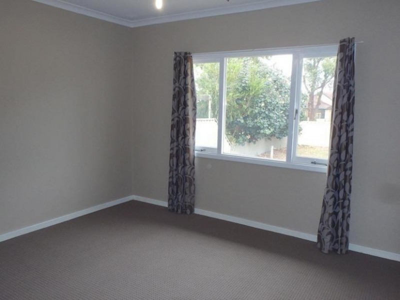 11 Dixon Avenue, Pinjarra WA 6208