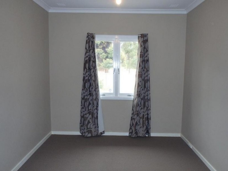 11 Dixon Avenue, Pinjarra WA 6208