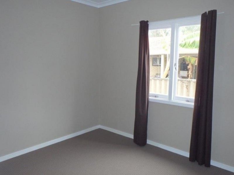 11 Dixon Avenue, Pinjarra WA 6208