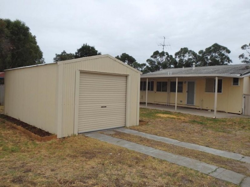 11 Dixon Avenue, Pinjarra WA 6208