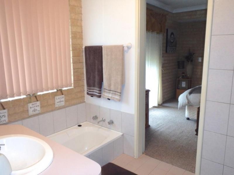 1/16 Marri Place, Pinjarra WA 6208