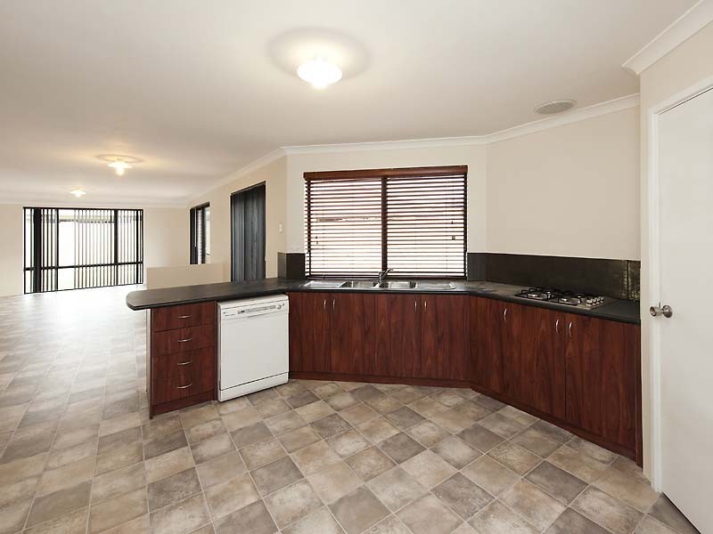 22 Hamlet Pass, Pinjarra WA 6208