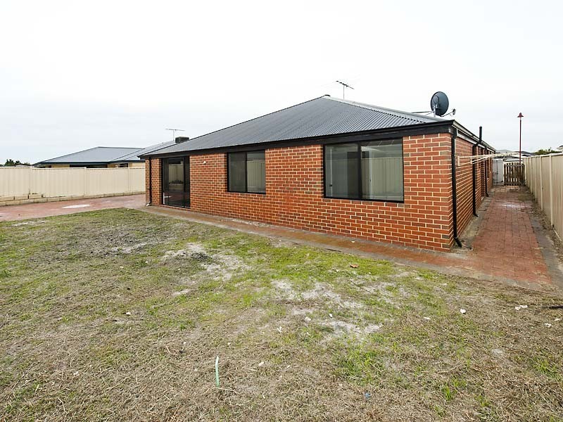 22 Hamlet Pass, Pinjarra WA 6208