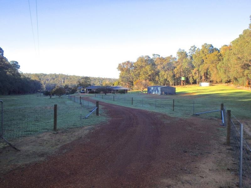 40 River Road, Dwellingup WA 6213