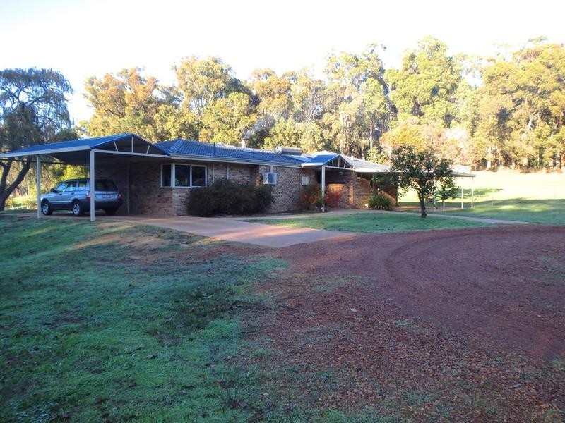 40 River Road, Dwellingup WA 6213