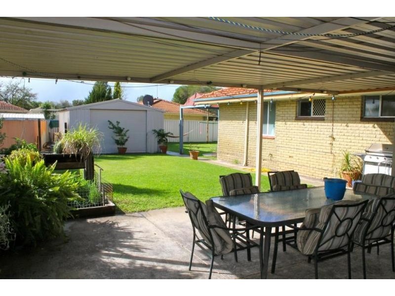 9 Dixon Avenue, Pinjarra WA 6208