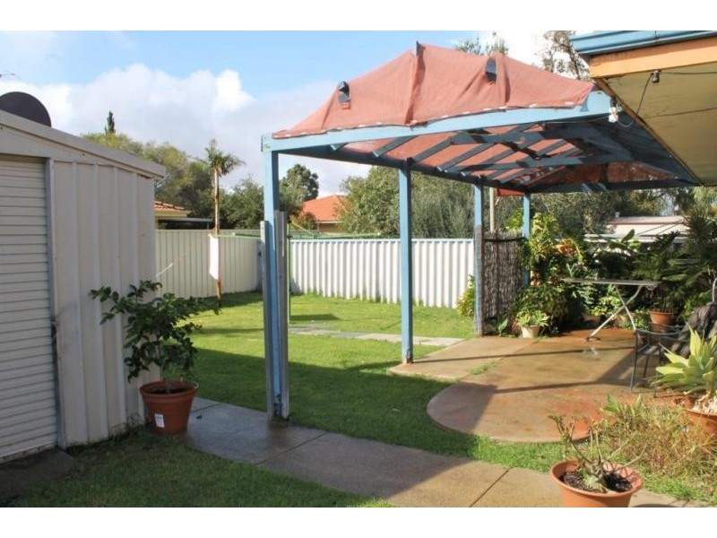 9 Dixon Avenue, Pinjarra WA 6208
