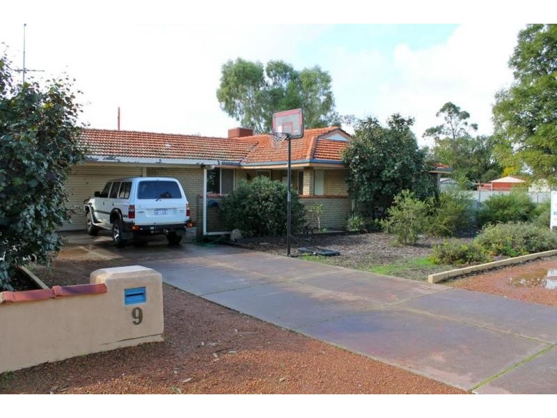 9 Dixon Avenue, Pinjarra WA 6208