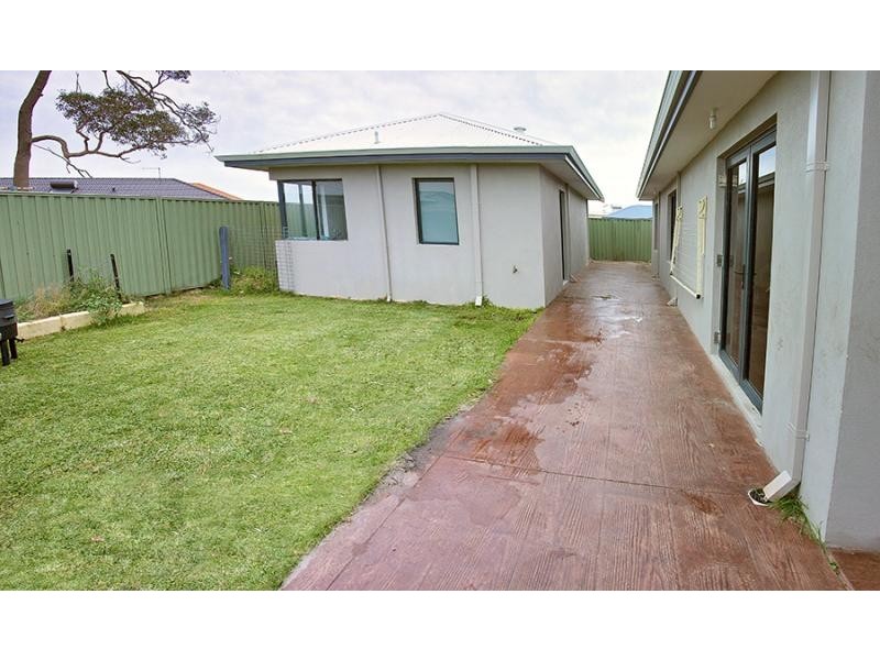 30 Bibbulmun Meander, Ravenswood WA 6208