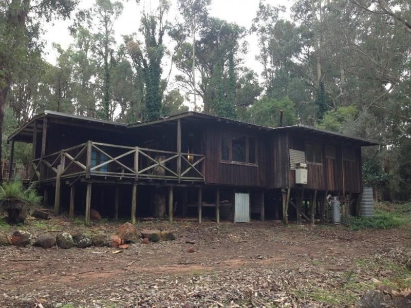 229 Batt Way, Dwellingup WA 6213