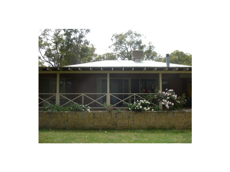 22 Russell Drive, Waroona WA 6215