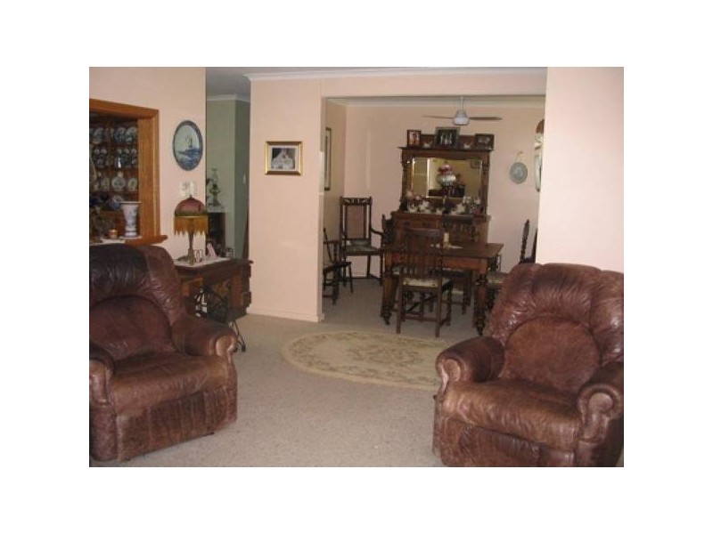 21 Marrinup STREET, Dwellingup WA 6213