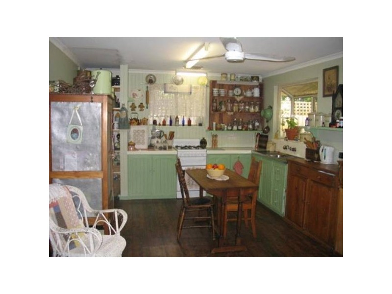 21 Marrinup STREET, Dwellingup WA 6213