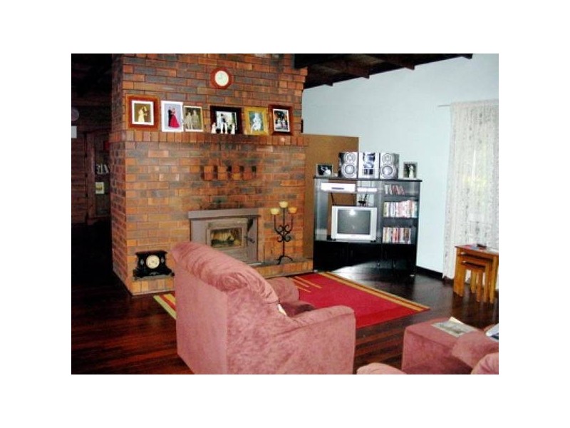 223 HOLYOAKE ROAD, Dwellingup WA 6213