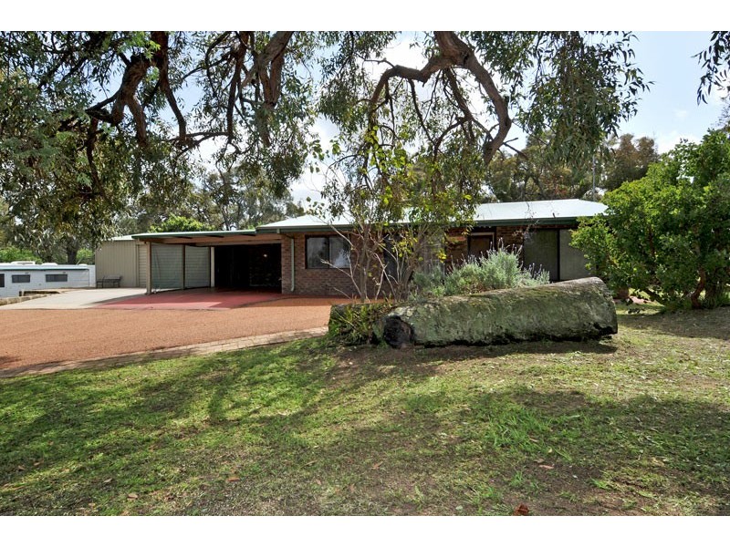 2 LYONS, Waroona WA 6215
