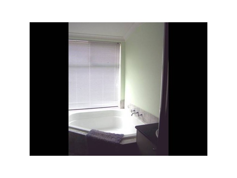 24 SUNSET CIRCLE, Pinjarra WA 6208