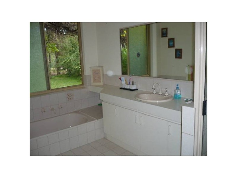 32 RUSSELL DRIVE, Waroona WA 6215