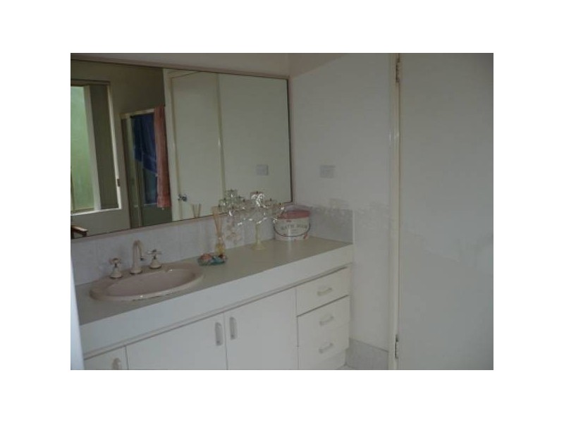 32 RUSSELL DRIVE, Waroona WA 6215