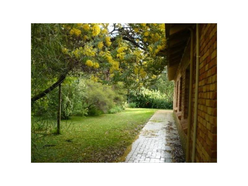 32 RUSSELL DRIVE, Waroona WA 6215