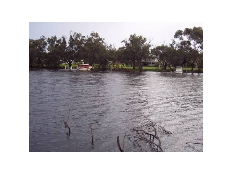 196 BANKSIA TERRACE, South Yunderup WA 6208