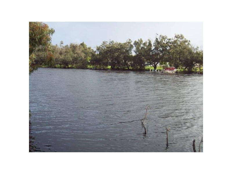 196 BANKSIA TERRACE, South Yunderup WA 6208