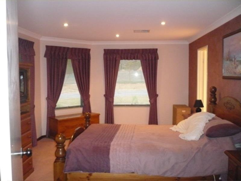 1 Elliott STREET, Waroona WA 6215