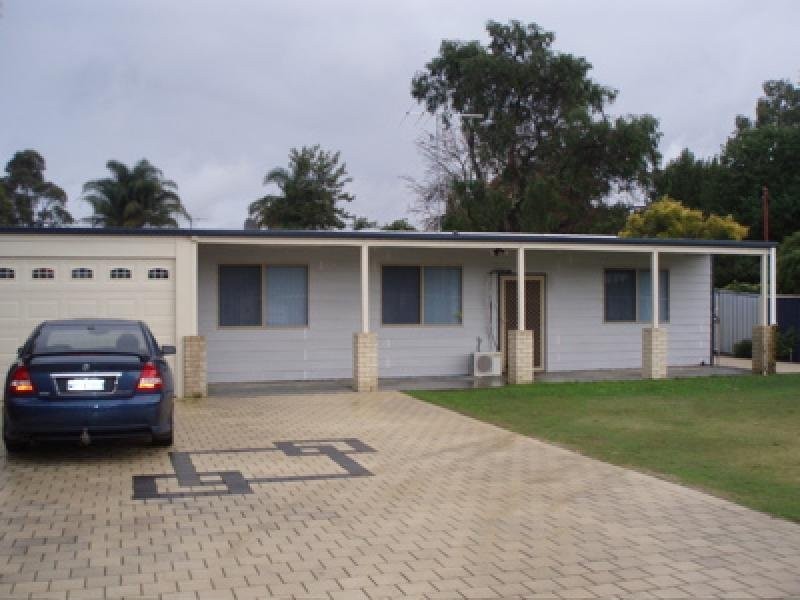 11 CONGDON AVENUE, Pinjarra WA 6208