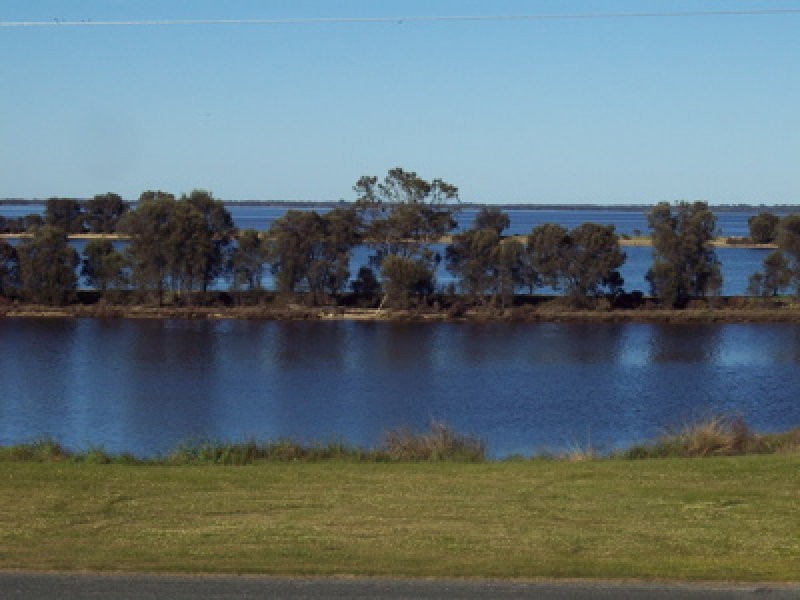 15 MOYUP PLACE, South Yunderup WA 6208