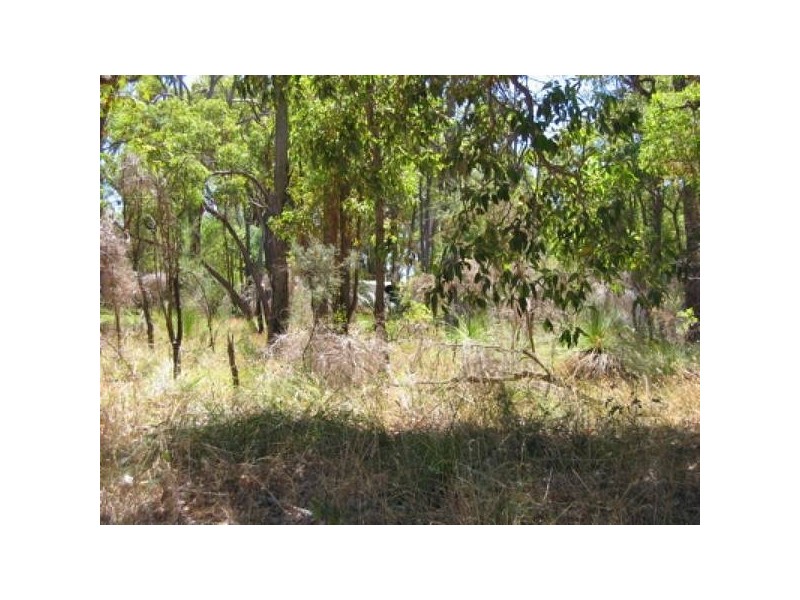 14 Lyons Road, Waroona WA 6215