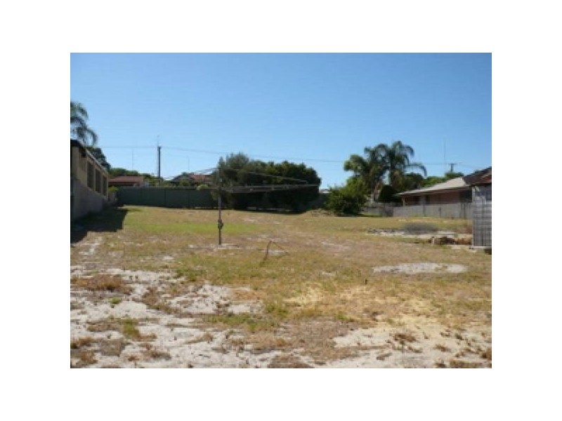 30 South West Highway, Waroona WA 6215