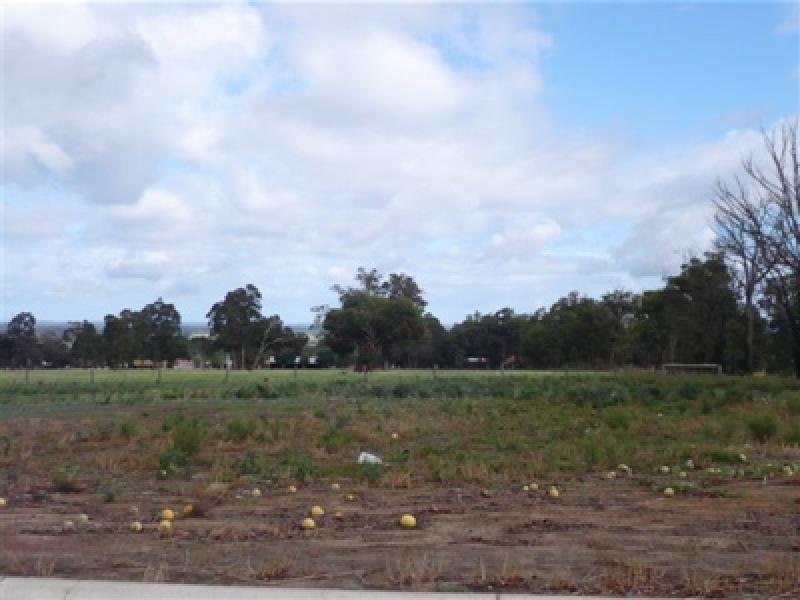 2 Brookside Grange, Waroona WA 6215