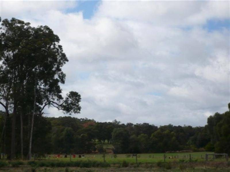 2 Brookside Grange, Waroona WA 6215