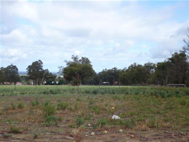 2 Brookside Grange, Waroona WA 6215