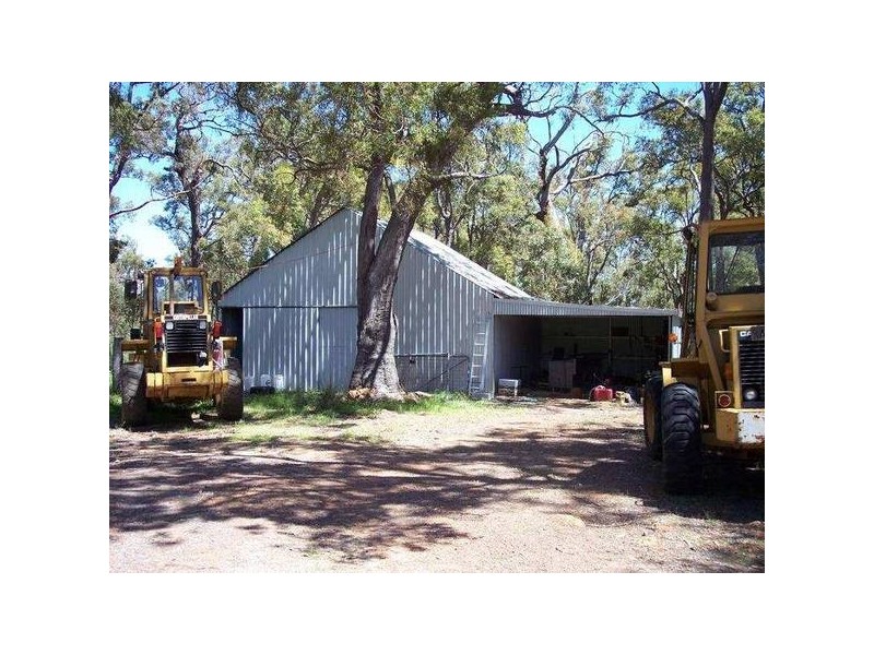 1 Hillawaters Road, Waroona WA 6215