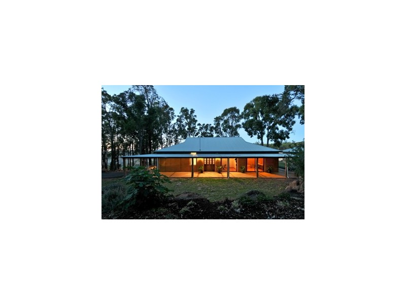 2 Leavy Road, Waroona WA 6215