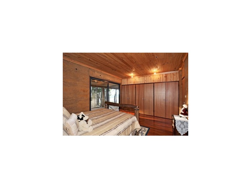 2 Leavy Road, Waroona WA 6215