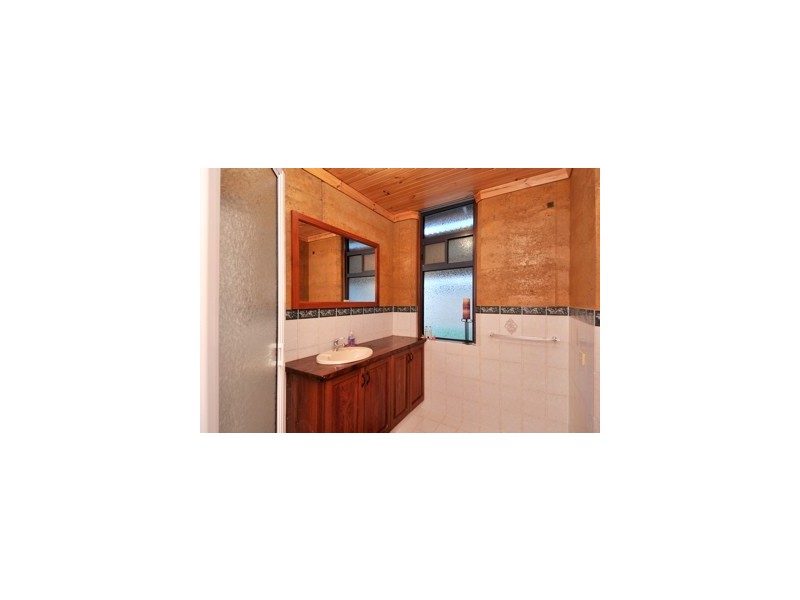 2 Leavy Road, Waroona WA 6215