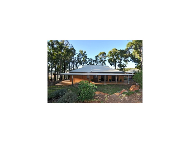 2 Leavy Road, Waroona WA 6215