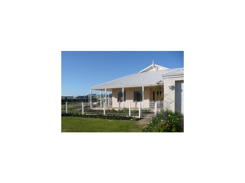 10 Rustle Nook, Pinjarra WA 6208