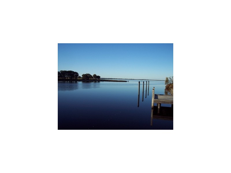 25 Batavia Quays, South Yunderup WA 6208