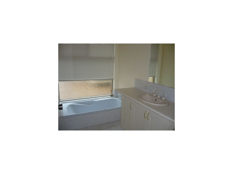 26 Russell Drive, Waroona WA 6215