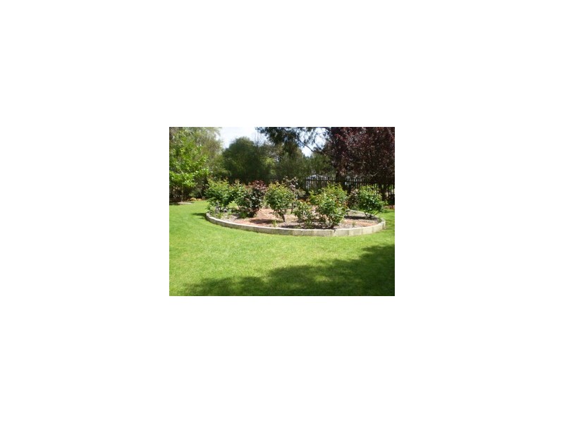 57 Marginata Cres, Dwellingup WA 6213