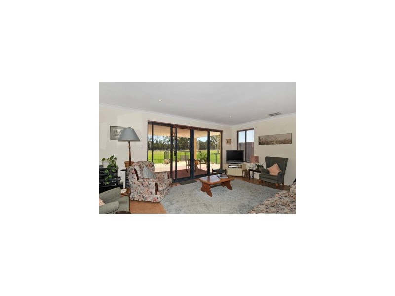 31 Foreshore Cove, South Yunderup WA 6208