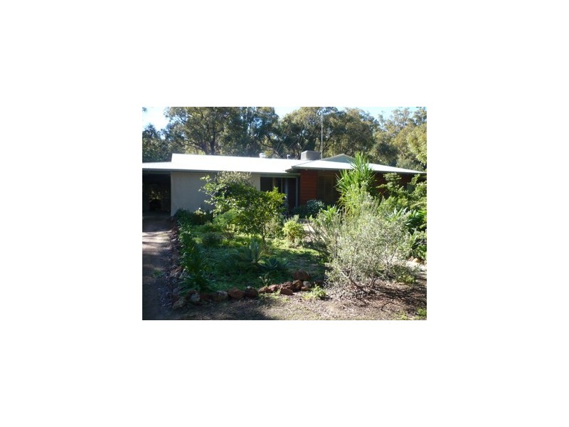 8 Knight Place, Waroona WA 6215