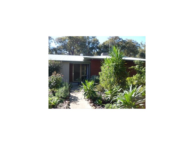8 Knight Place, Waroona WA 6215