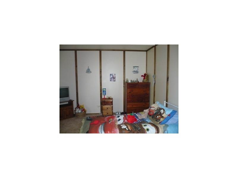 8 Knight Place, Waroona WA 6215