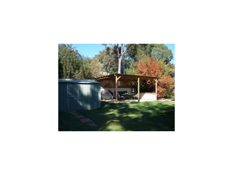 8 Knight Place, Waroona WA 6215