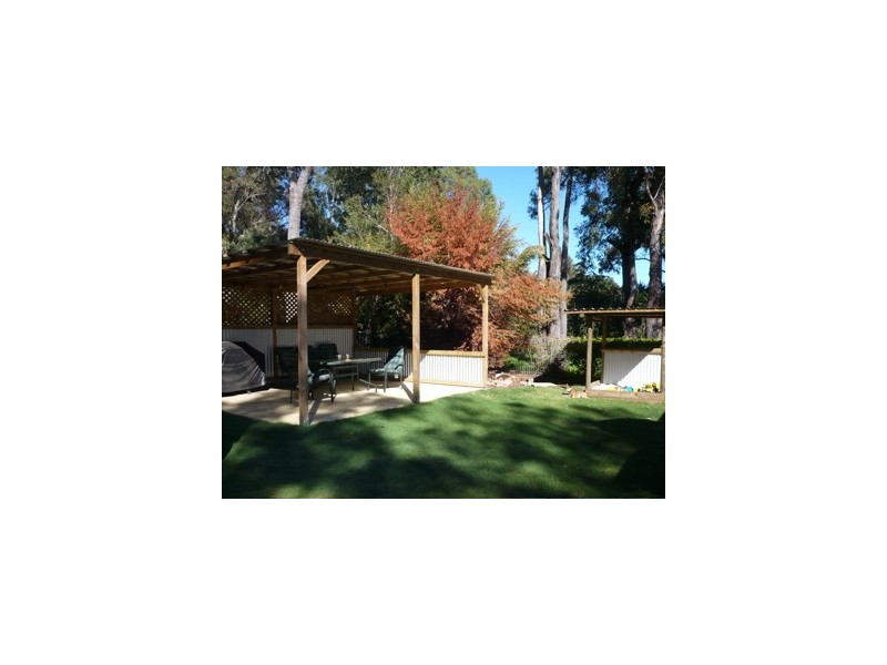 8 Knight Place, Waroona WA 6215