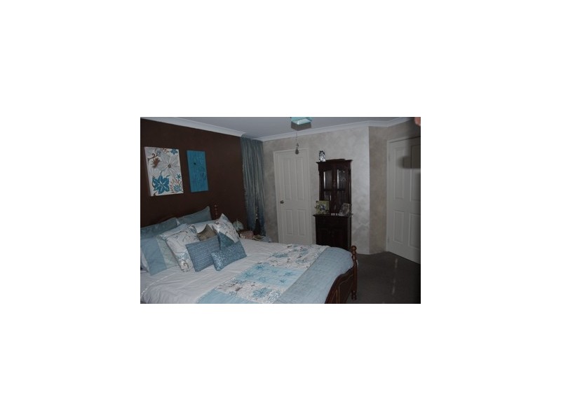 25 Elliott Street, Waroona WA 6215